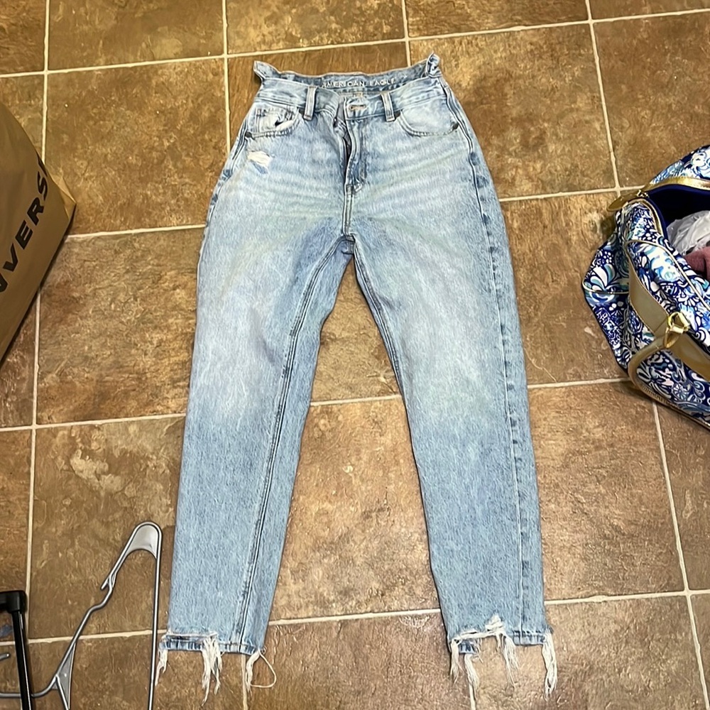 AE mom jean